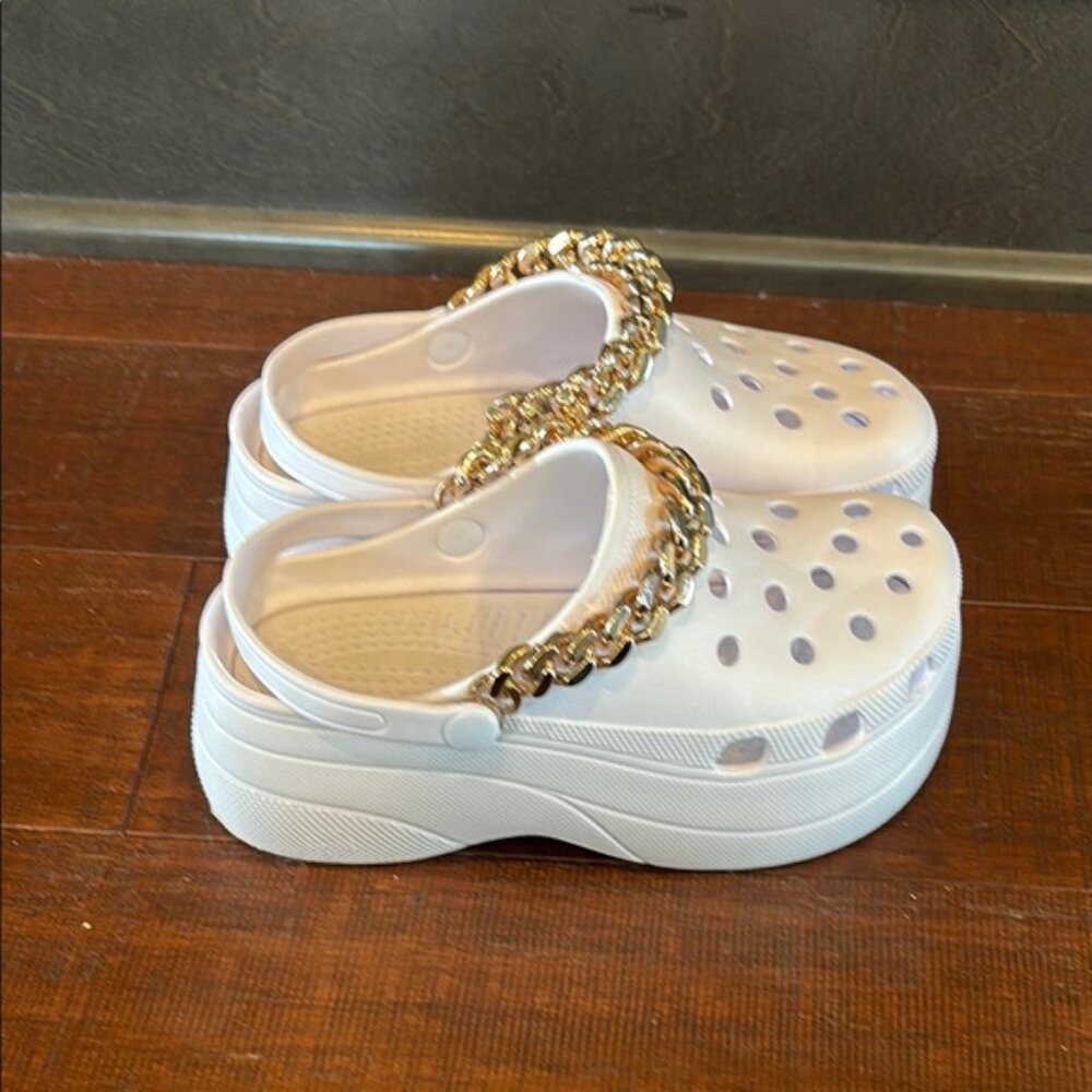 White Platform Croc Style Clogs with Gold Chain, size 8 - Picture 2 of 5